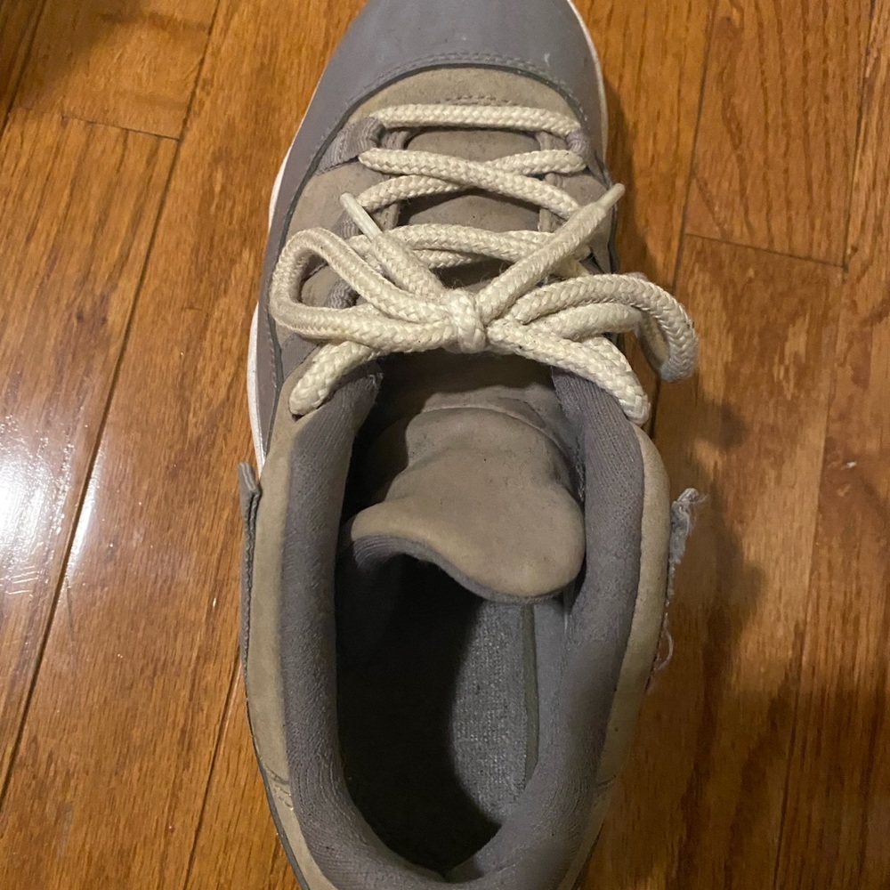Jordan 11 - Picture 2 of 3